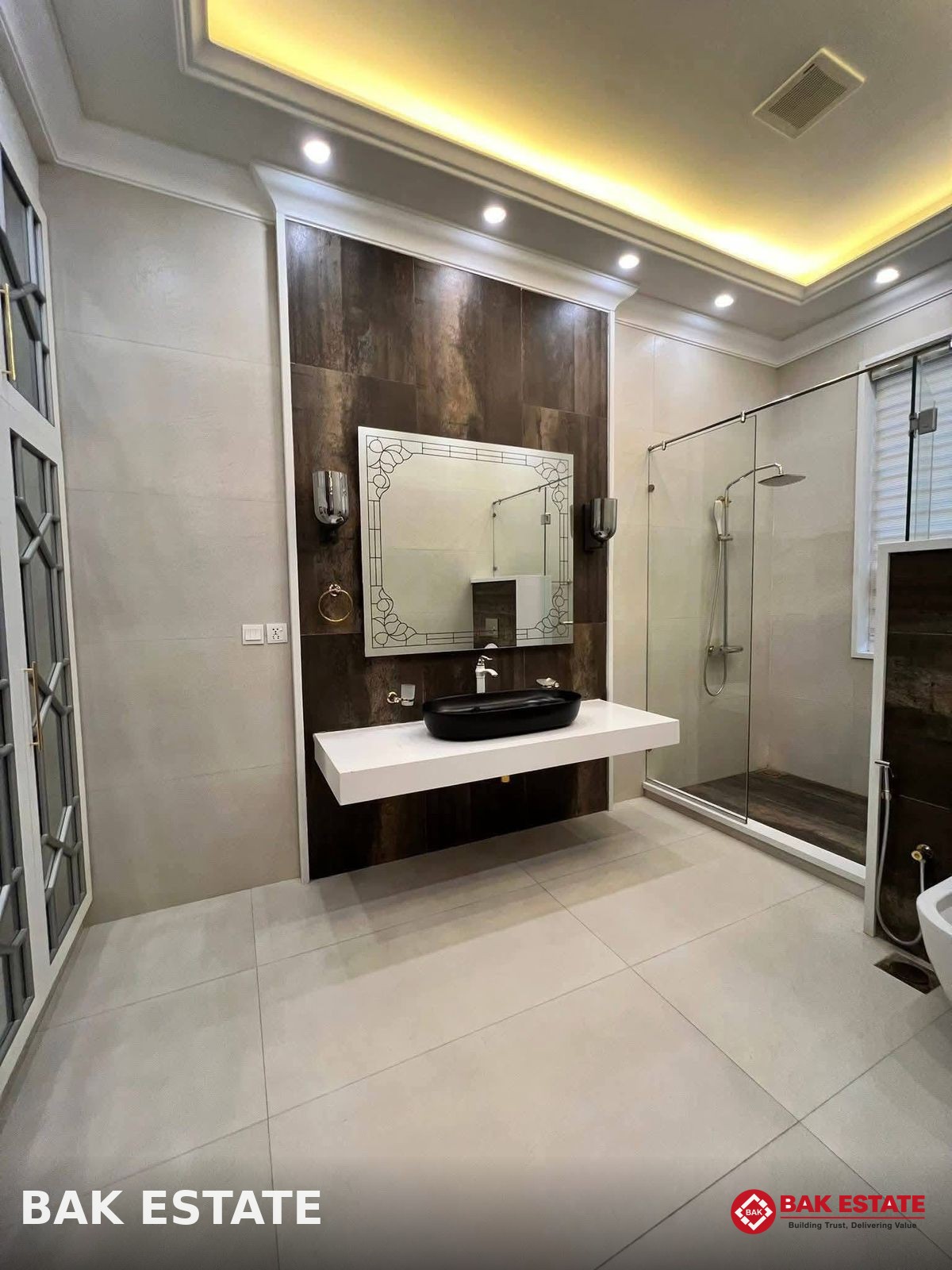 2 Kanal Fully Furnished Luxurious House - U-Block, Phase 7 DHA