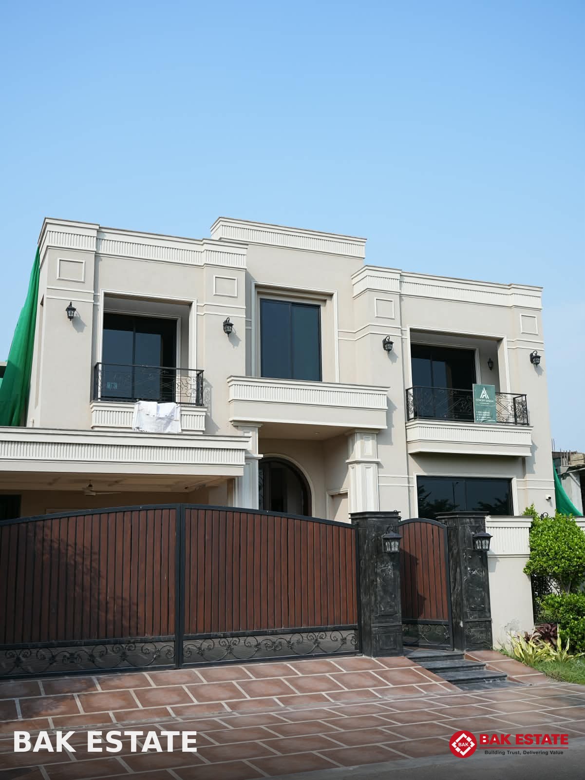 1 Kanal Luxury House For Sale in T Block DHA Phase 7