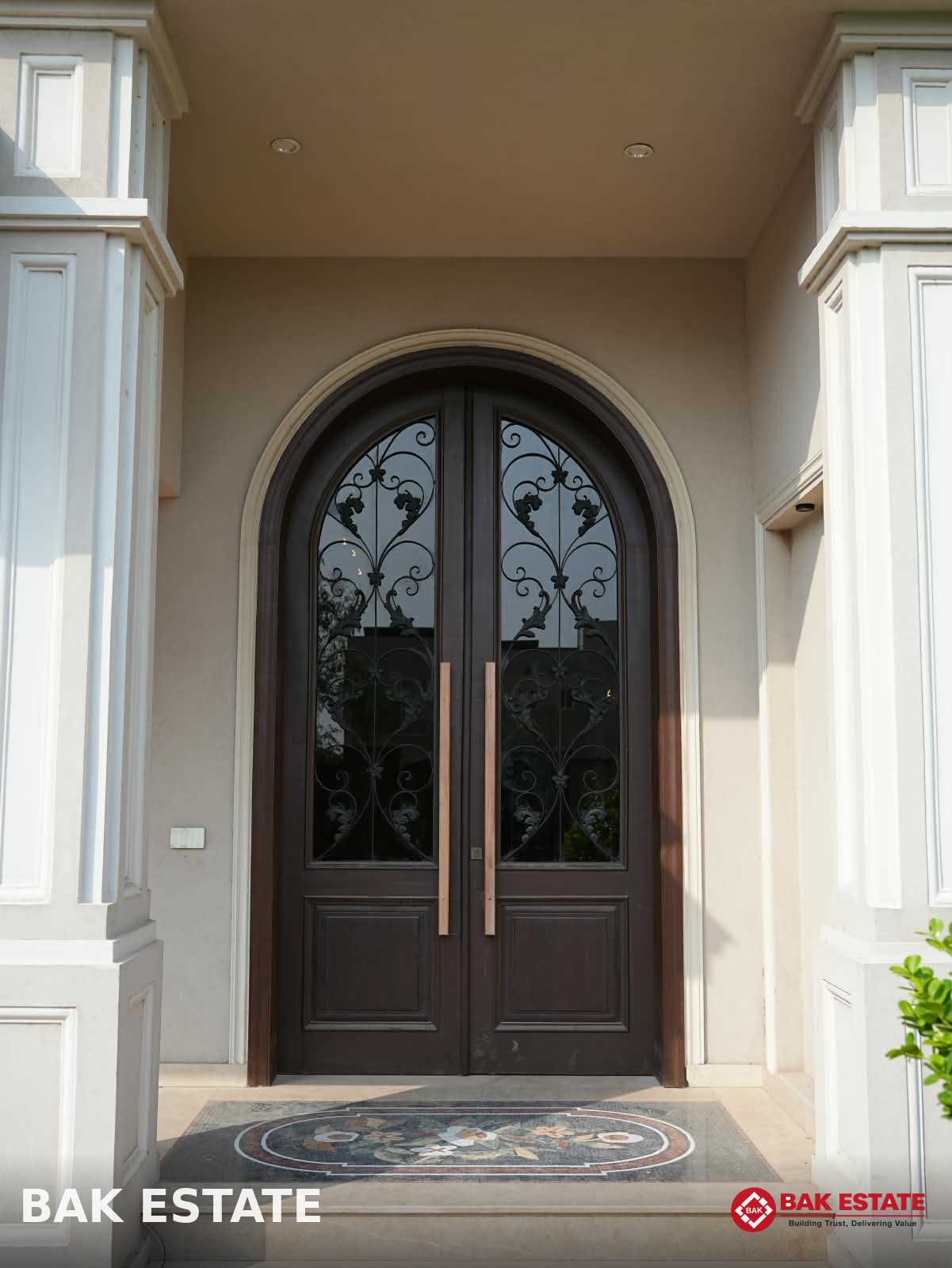1 Kanal Luxury House For Sale in T Block DHA Phase 7