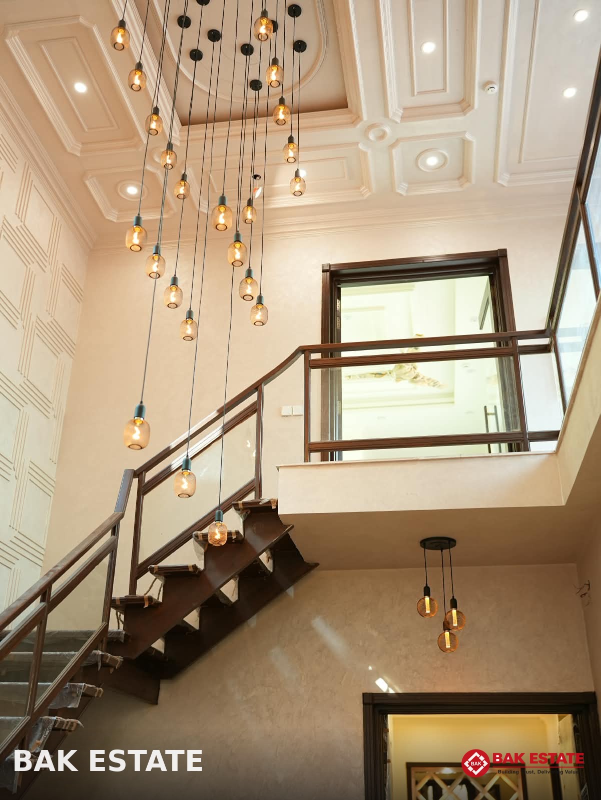 1 Kanal Luxury House For Sale in T Block DHA Phase 7